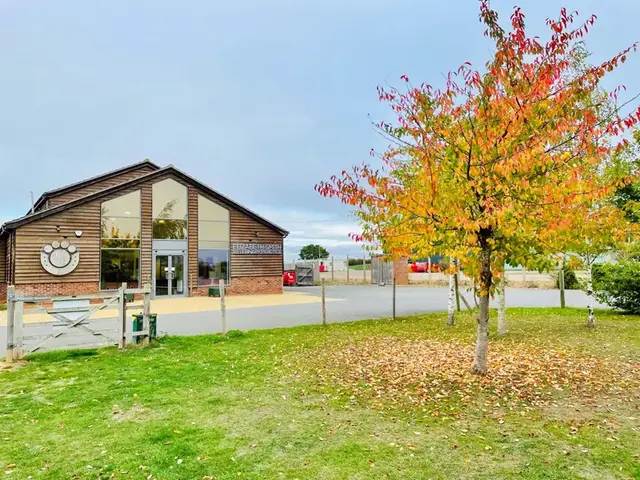 Welcome to the Elizabeth Smith Custom built Veterinary Practice near Biggleswade.