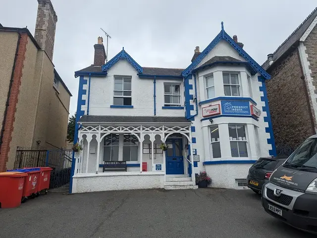 Exterior view of Vets Now Colwyn Bay host practice