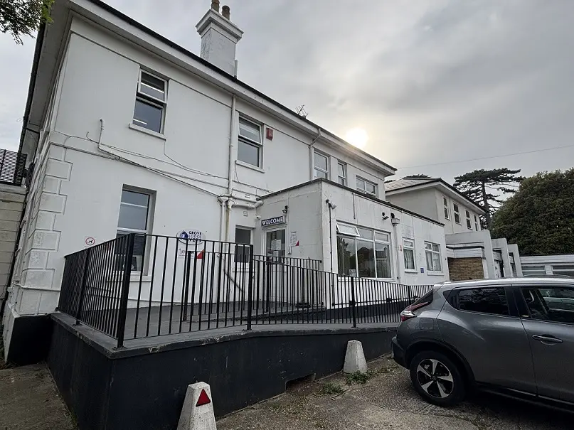 Exterior image of Vets Now Worthing host practice