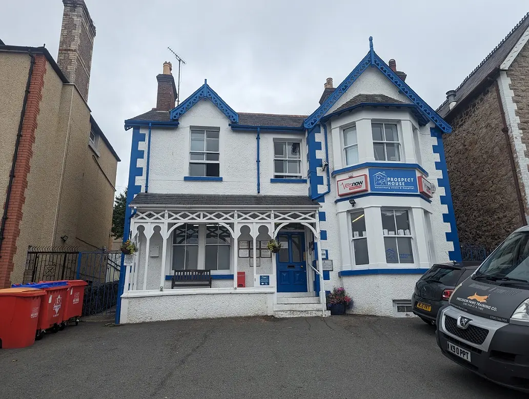 Exterior view of Vets Now Colwyn Bay host practice